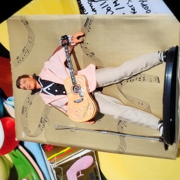 Elvis Presley Jail House ROCK TEEN IDOL πΈ Barbie Mattel - Picture 1 of 16